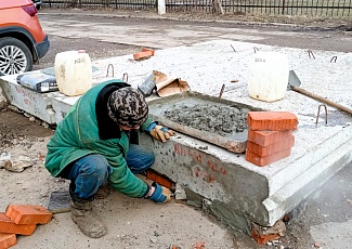 В Электростали герметизируют тепловые камеры